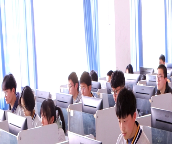 濟南應(yīng)用技術(shù)職業(yè)中等專業(yè)學校軟件與信息服務(wù)專業(yè) 聚焦技術(shù)開發(fā)與銷售，培育復合型IT人才